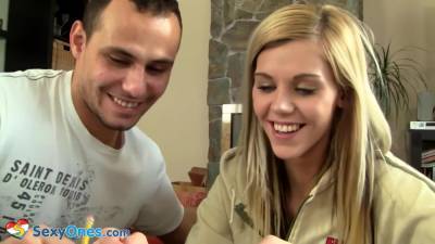 sINDY V3GA - upornia.com