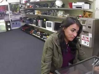 Teen Jesi bangs pawn managers bigcock - tubous.com