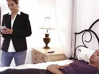 Tgirl Domino Presley fucking her patient so hard - tubous.com