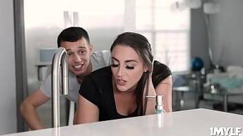 Melanie Hicks - Melanie has to agree to all of her stepson Johnny's naughty requests - xvideos.com