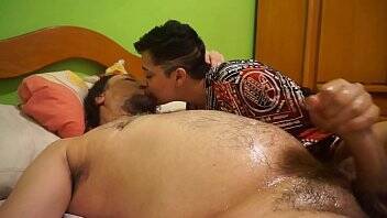 DIARIO DE UM EX YOUTUBER BROCHA EPISODIO 1 MASSAGEM COM OLEO DE AMENDOA DA DUDA HUGNEN - xvideos.com