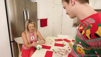 Alex Jett - Throated blonde is ready for her first facial on cam - hellporno.com