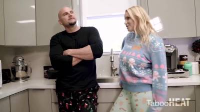 Vanessa Cage - Cory Chase, Vanessa Cage - I Hate Christmas - hclips.com