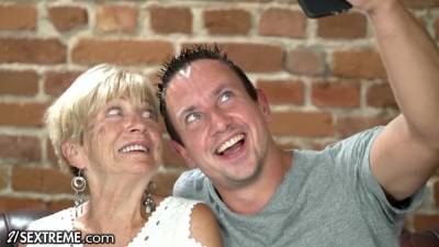 21Sextreme He Pounded His Step-GILF After A Daring Photoshoot - Blowjob - xtits.com