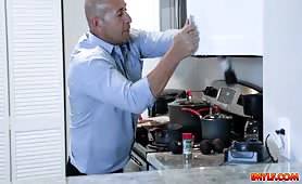 Johnny lustfully bangs MILF Ally - al4a.com