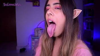 Long tongue close up - xvideos.com