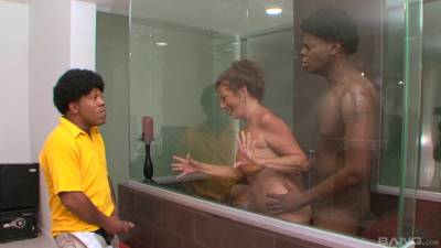 Sexy nude mature blacked and jizzee - hellporno.com