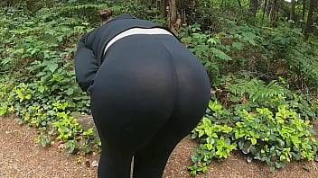 Giant Ass Mom Public Wedgie Walk - xvideos.com