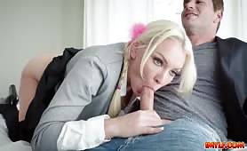 Kenzie starts pleasing Nathans prick - al4a.com