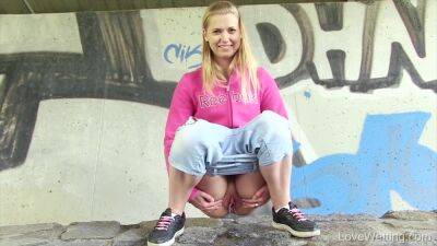 Violeta Pissing Compilation - videohdzog.com