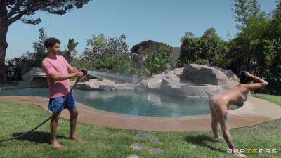 Bella Blu gets eaten out and screwed in the kitchen - xtits.com