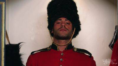 On Guard! part 1 - shemale tranny Bianka Nascimento seducing British military guardsman - xhand.com - Britain