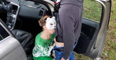 Tight hooker in her mid 40s fucks with random man by the side of the road - xbabe.com