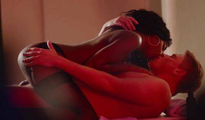 Addictive ebony babe sucks cock naked and fucks in ways that make her come first - alphaporno.com