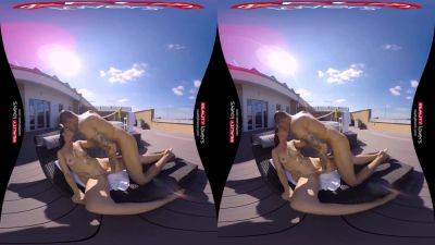 Carolines Hot Vr Outdoor Jacuzzi - Caroline Ardolino - videohdzog.com - Czech Republic