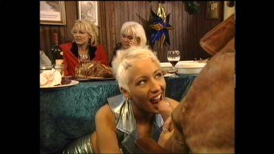 Dru Berrymore, Denise La Bouche And Kelly Trump - Merrry Fucking Christmas - Full German Movie - tubepornclassic.com - Germany