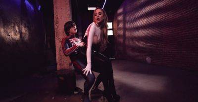 Blake Blossom - Tyler Cruise - Two hot babes Blake Blossom and Tyler Cruise have fun in a playful setting - alphaporno.com