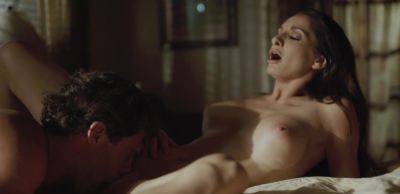 Silvia Saige - Brunette milf Silvia Saige gets her pussy railed on the bed - alphaporno.com