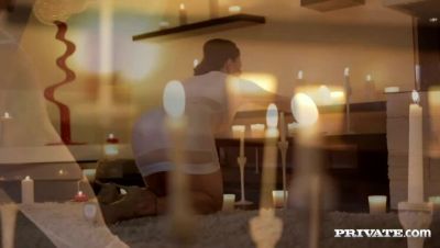 Billie Gets Laid by Two Men at the Same Time in a Candle Lit Room - veryfreeporn.com