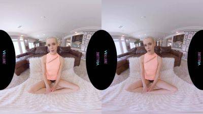 Virtual Reality In Are You My Ideal Man? - videohdzog.com