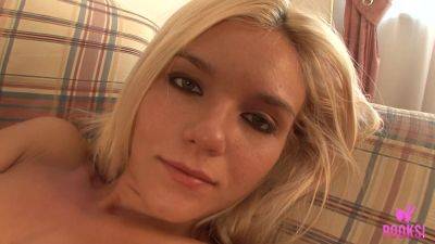 Nt -blonde Beauty Elizabeth, Masturbating To A Messy Climax! - videohdzog.com