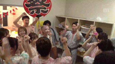 x15x798CCDF850E47972B2 - videohdzog.com