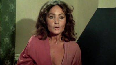 Moana Pozzi And Pozzi Moana - 80s In Her First Film Plays With A Cock And Cooking - tubepornclassic.com