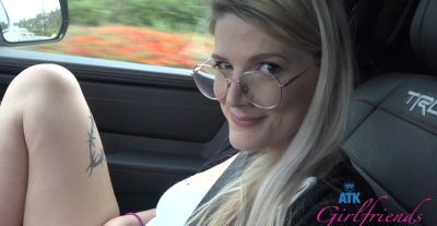 Amateur teen Riley Rose pees on the car and shows her tits - alphaporno.com