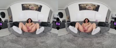 Skinny teen Lola Danger masturbates on the sofa in vr - alphaporno.com