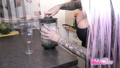 Mila Elaine Big Tits Teen Solo Squirt Pee in Kitchen - porntry.com - Germany