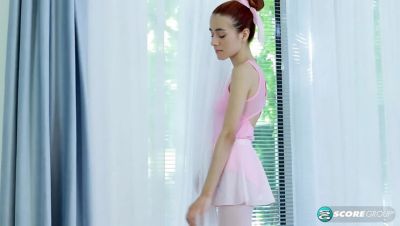 Little Chloe the Spinner Rides Suction Dildo till She Cums - porntry.com