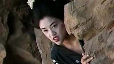 Hot Asian Babe Fingers Her Pussy at the Spa - xxxfiles.com - Britain