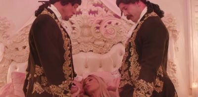 Royal TS princess anal fucked by two courtier - ah-me.com