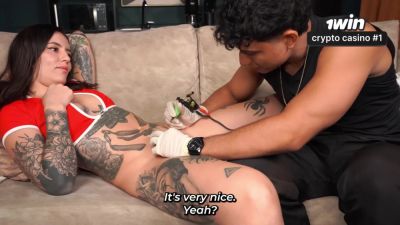 Angel Cruz And Blaze Rager In Big Tattoo - Tattooed Woman Wants A Tattoo On Her Pussy. Guess What Ended Up Happening? - videohdzog.com