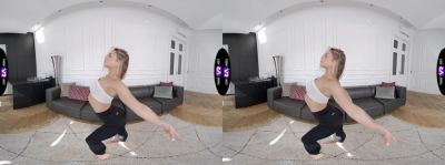 Blondie's supple body twists in VR pleasure - alphaporno.com
