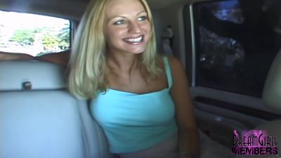 Blonde Smokeshow Flashes Tampa - tubepornclassic.com