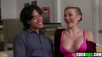 Hotwife Squirts on BBC While Cuck Hubby Films - porntry.com