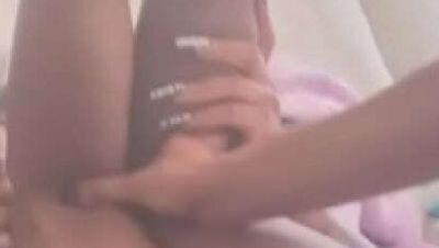 Majestynasty eats Serenitylove001's creamy pussy and fingers her beefy lips - veryfreeporn.com