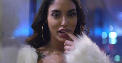 Dirty Mick plows Vanessa's tight booty in HD - alphaporno.com