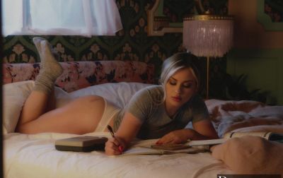 Anna and Oliver's steamy encounter: Stocking-clad babe gets her shaved pussy devoured in doggie - alphaporno.com