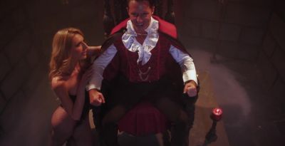 Dracula fucks his victims after biting their neck - ah-me.com