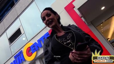 Mature woman meets stranger for intense car encounter on city streets - yesvids.com