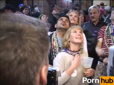 Bronzed college girls and guys let loose at a wild beach party - yesvids.com