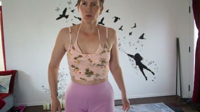 MILF bends deep into yoga pose showing off her big ass and shaved pussy - yesvids.com
