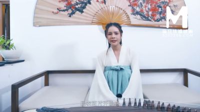 Traditional Asian actress experiences first intimacy on camera behind the scenes - yesvids.com