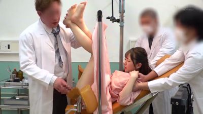 Japanese patient faces a gangbang of hungry doctors during her medical exam - yesvids.com - Japan