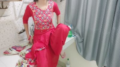 Indian woman explores her body alone in private bathroom and bedroom - yesvids.com - India