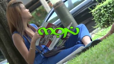Thai woman with smooth legs straddles a tattooed white man on a beige couch - yesvids.com - Thailand