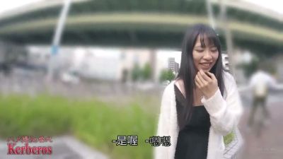 Stylish Tokyo woman captured in quiet urban moments - yesvids.com - Japan