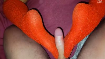 Russian woman in long red socks gives intense footjob before taking it anally - yesvids.com - Russia
